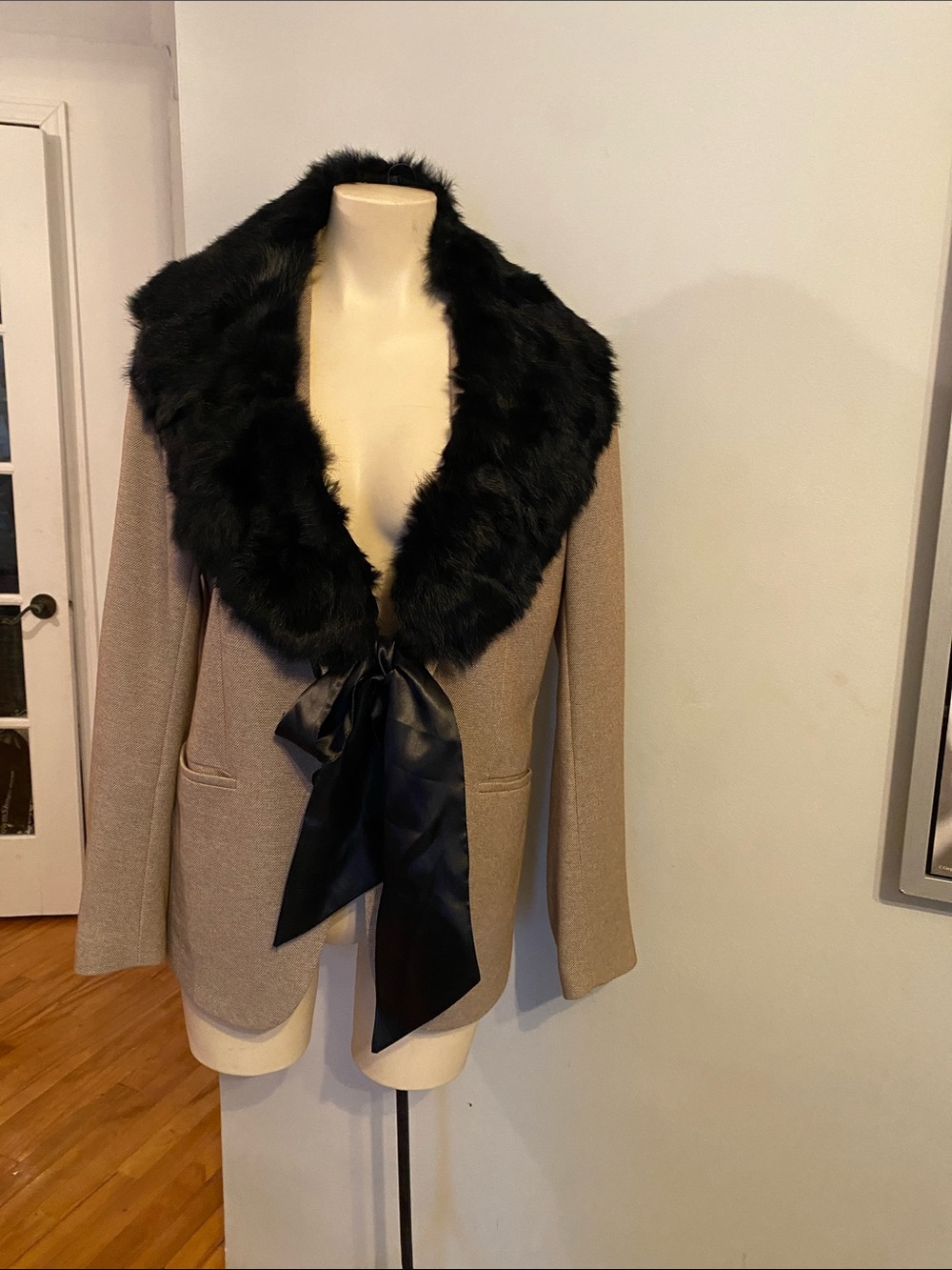 BCIM Fur collar NWOT